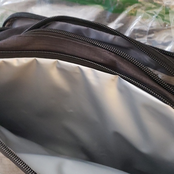 FITDON Large Waterproof Toiletry Bag for Men Black with White Stripe - Picture 5 of 10